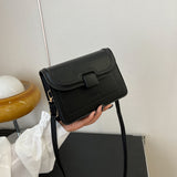 黑色方型質感斜背包