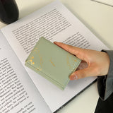 淺绿色彷皮可愛金色卡通熊印花文字圖案設計摺疊式短款錢包