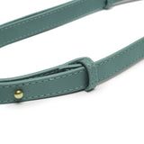 綠色彷皮金屬夾扣翻蓋頂部開口設計雙隔層斜背包