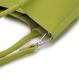 綠色彷皮荔枝紋象形吊飾磁扣開口子母款手提斜背包