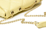黃色彷皮特色菱格絎縫抽象形金屬綴飾翻蓋款兩用斜背包