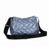藍色彷皮珍珠光感柔軟舒適菱格絎縫拉鍊斜背包
