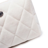 白色絨面菱格絎縫柔軟舒適透氣多用途拉鍊包