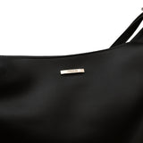 黑色彷皮柔軟舒適質料簡約設計雙扣肩帶兩用側背包