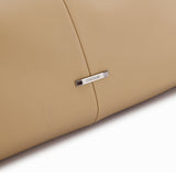 杏色彷皮精緻都市風格金屬牌子綴飾頂部磁扣開口大容量側背包