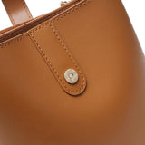 棕色彷皮文青風格簡約扣帶設計雙隔層兩用水桶包