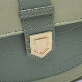 綠色彷皮鱷魚紋貼袋搭帶金屬綴飾翻蓋斜背包